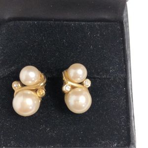 Vintage Pearl costume earings